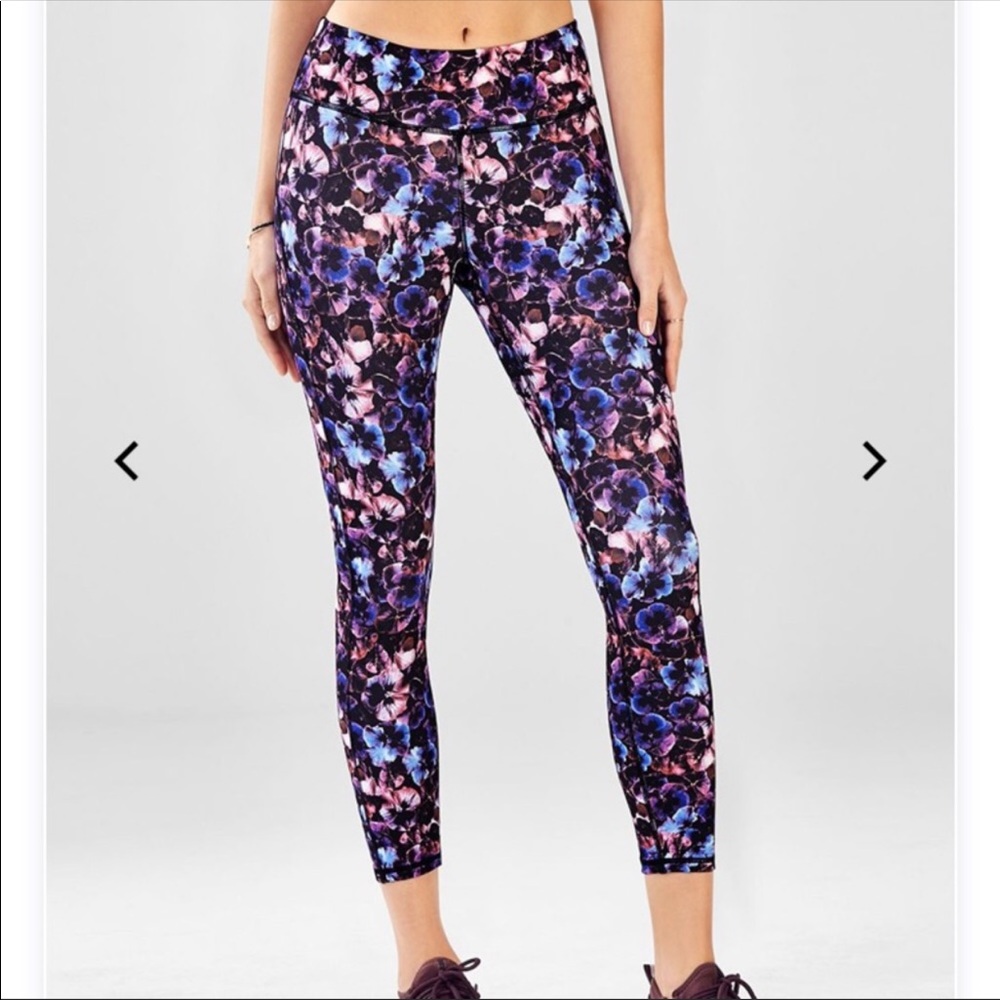 Fabletics Salar Printed 7/8 Powerform Capri